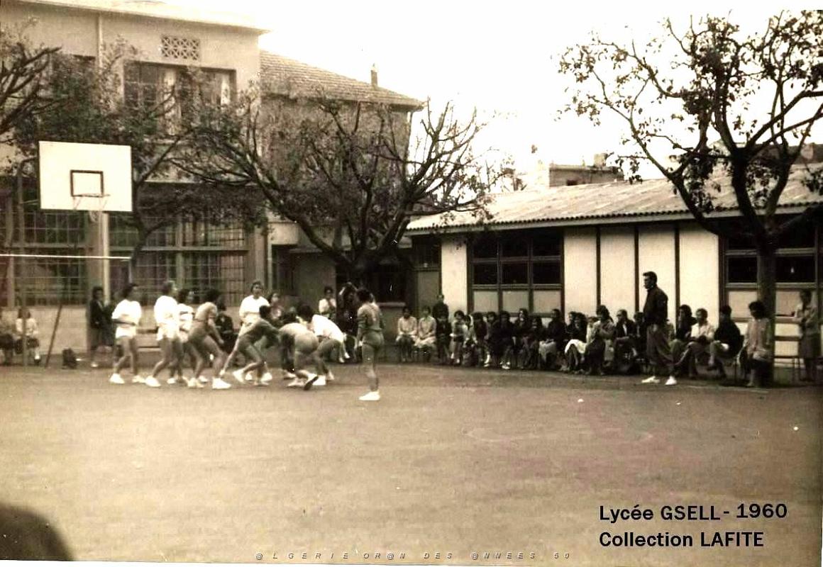 Oran- SDV- 4301- Gsell match profs-eleves en 1960.jpg